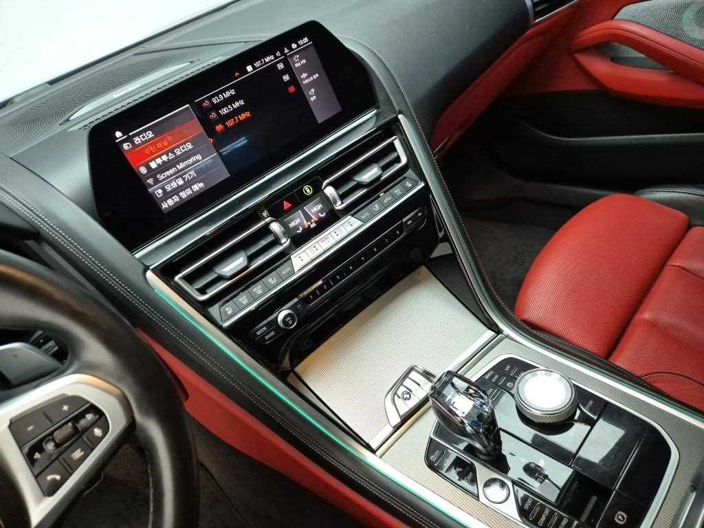 BMW 8 Series - Vista 10