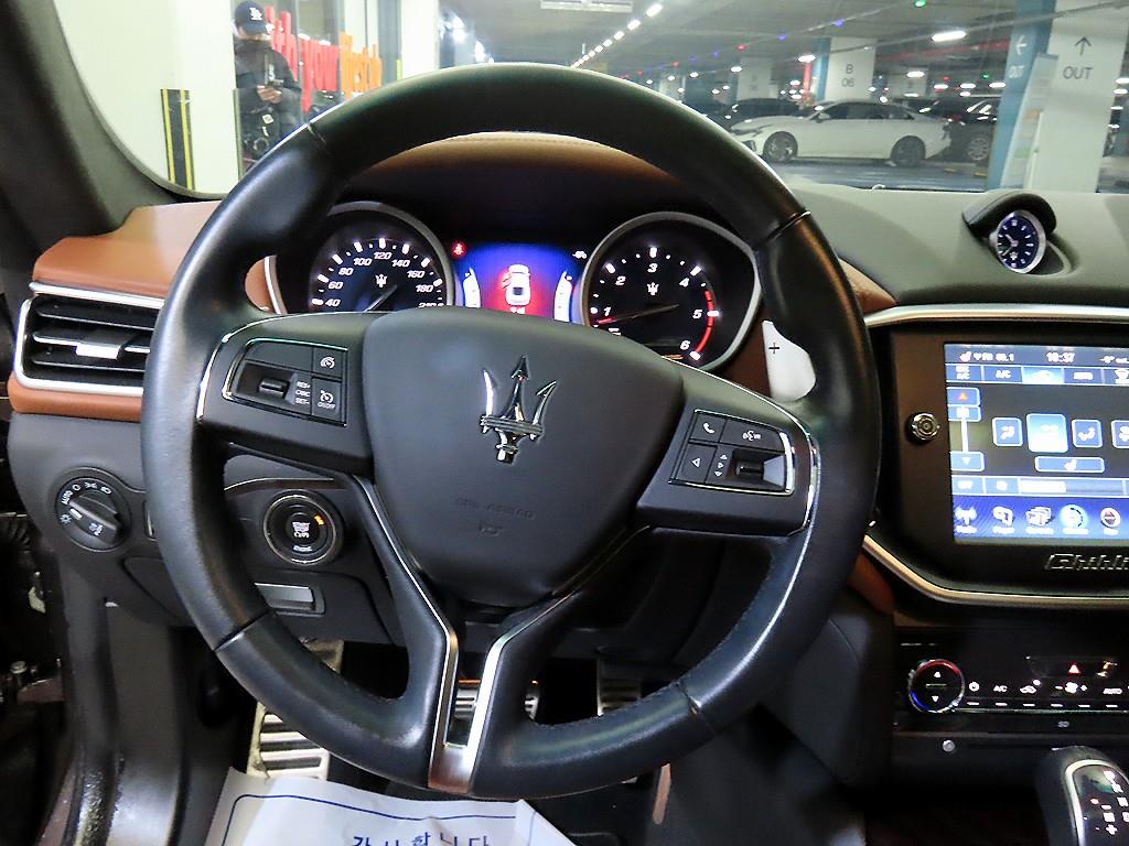 Maserati Ghibli - Vista 8