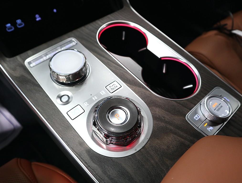 Genesis GV80 2024 Blanco - Importación desde Corea - HF Imports Iquique - Foto 15