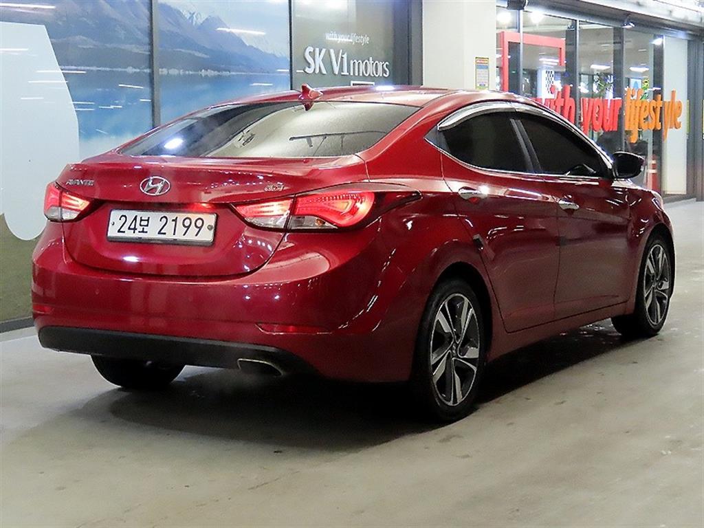 HYUNDAI Avante - Vista 4