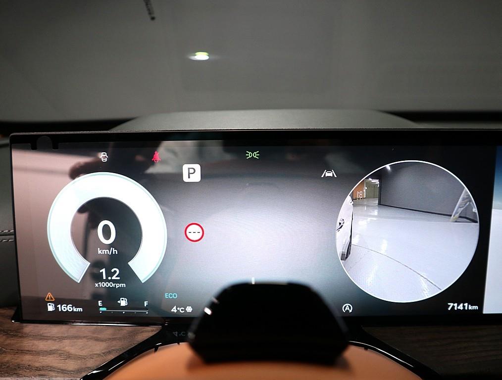 Genesis GV80 - Vista 7