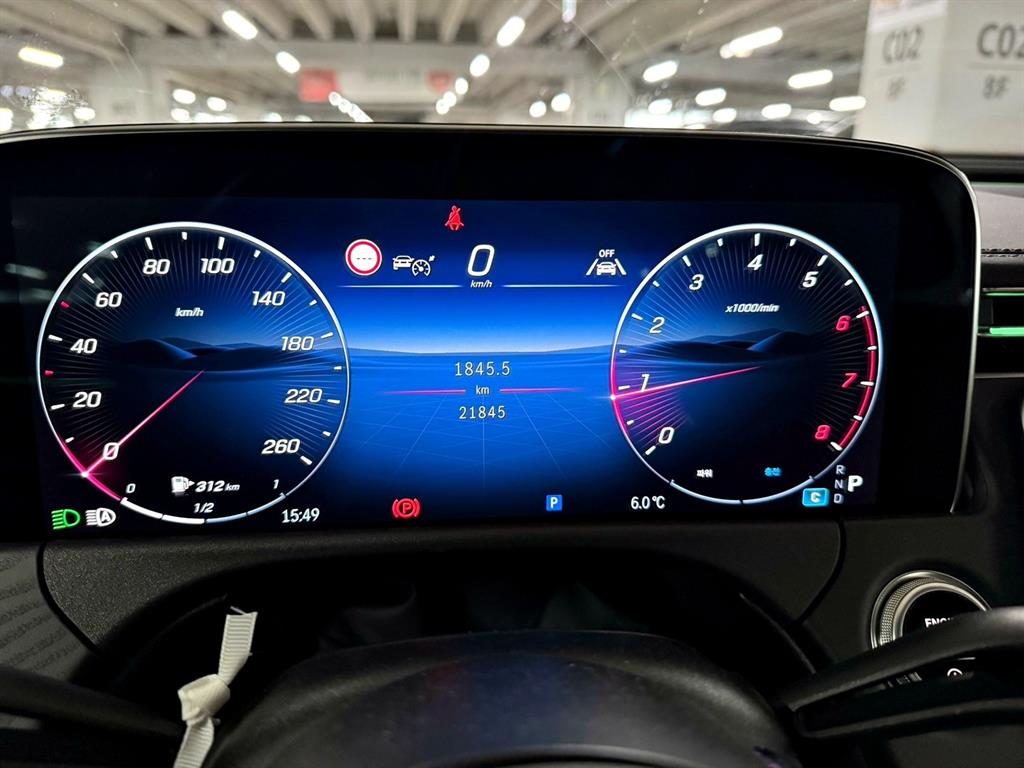 Mercedes Benz E class - Vista 10