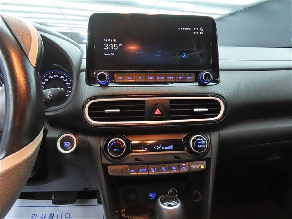 HYUNDAI Kona - Vista 12