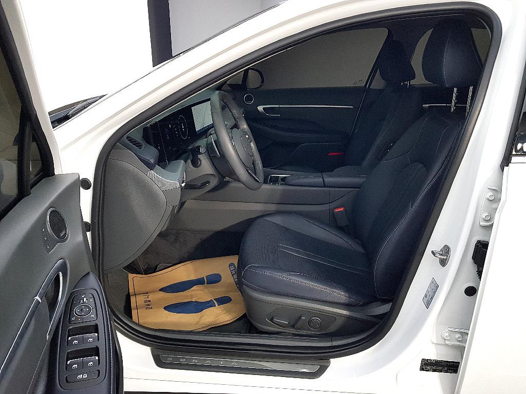 HYUNDAI Sonata - Vista 8