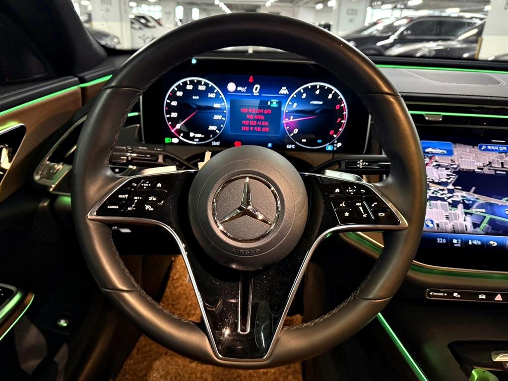 Mercedes Benz E class - Vista 9