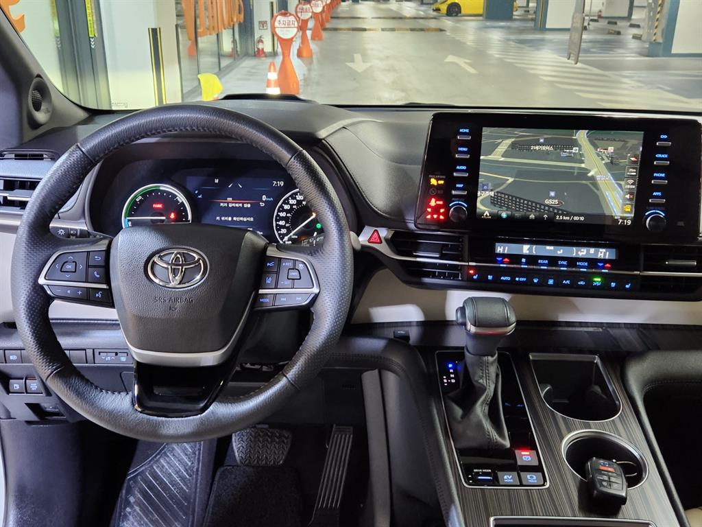 Toyota Siena - Vista 8