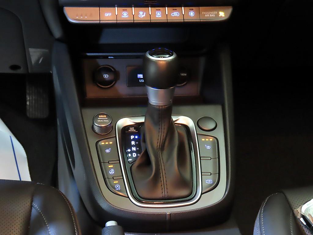 HYUNDAI Kona - Vista 12