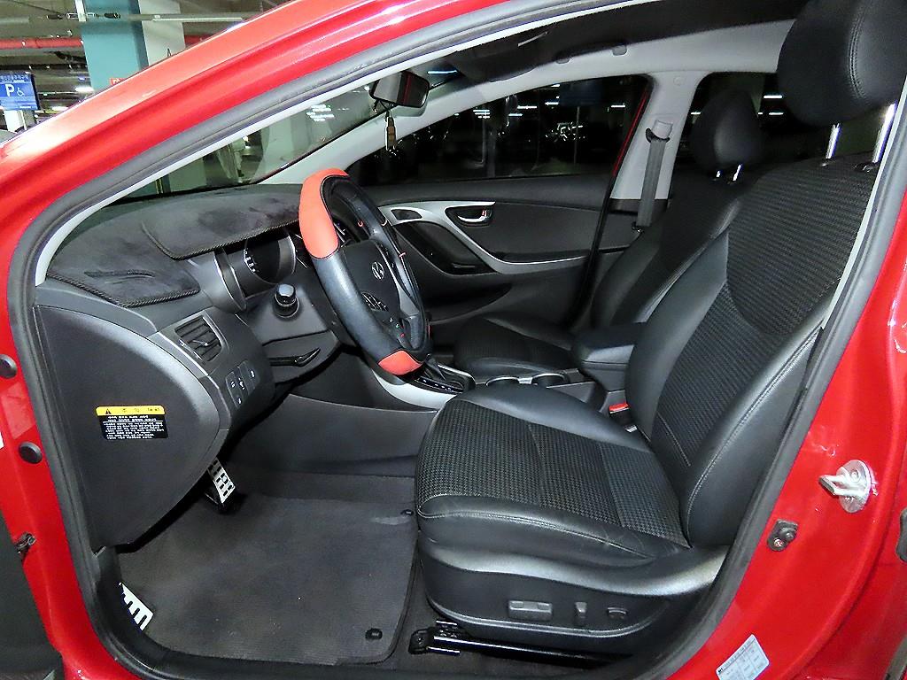 HYUNDAI Avante - Vista 6