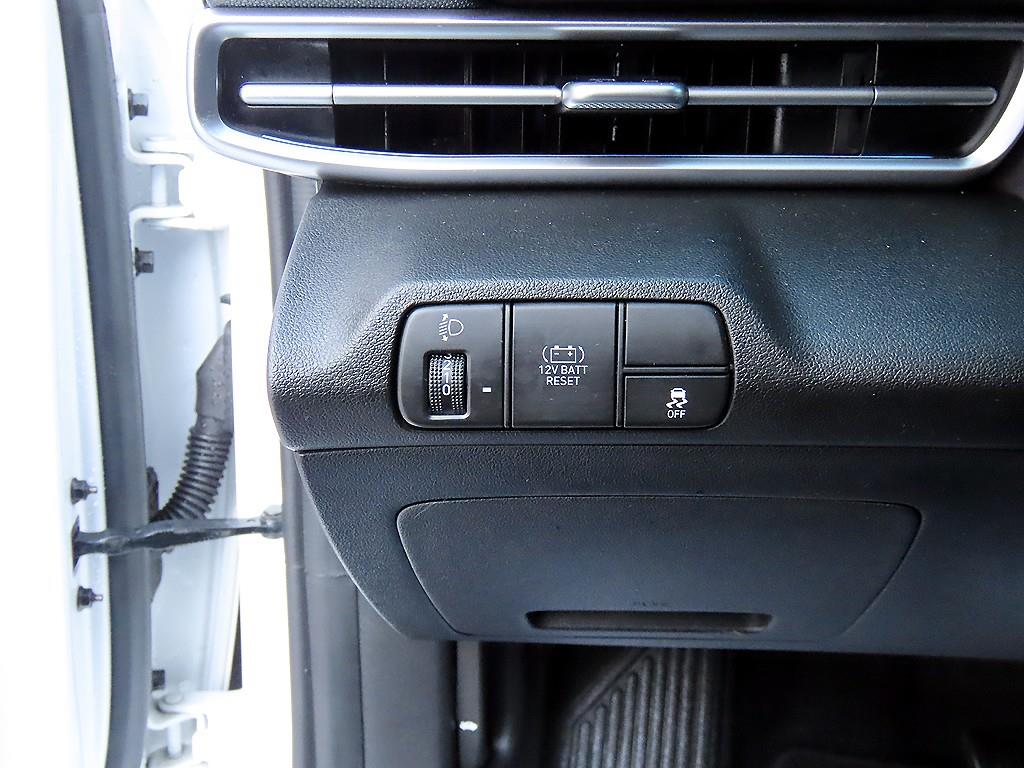 HYUNDAI Avante - Vista 12