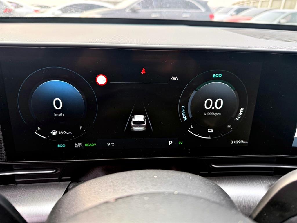 HYUNDAI Kona - Vista 10