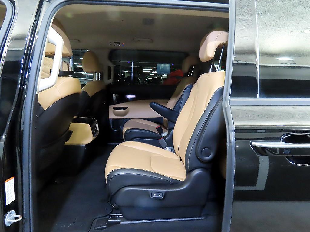 KIA Carnival - Vista 7