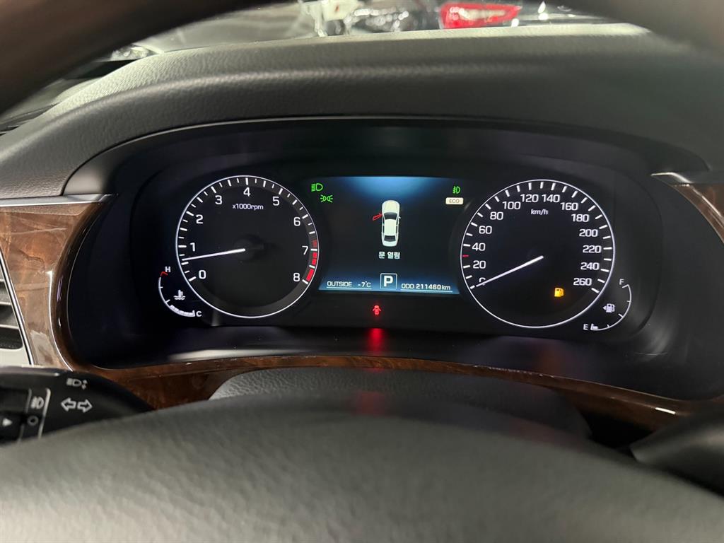 HYUNDAI Equus - Vista 11