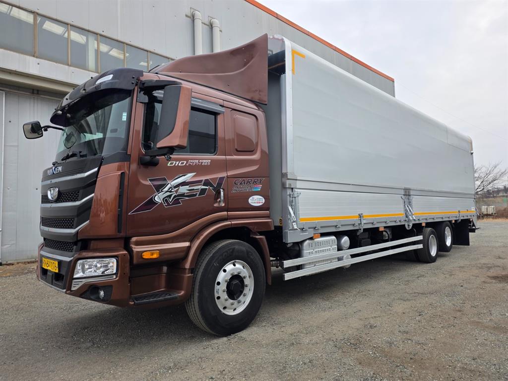 medium and large cargo truck - Vista 3