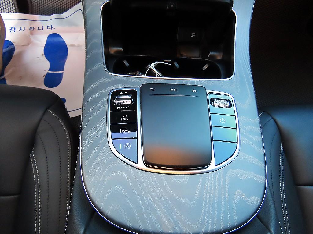 Mercedes Benz E class - Vista 12