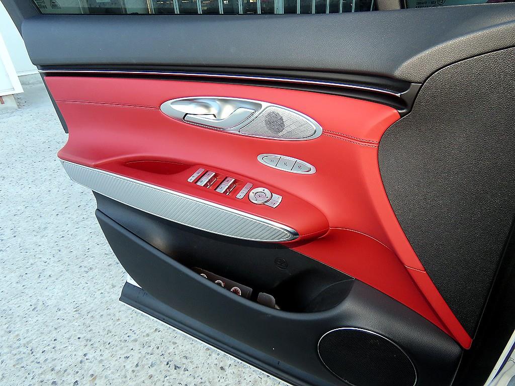 Genesis GV70 - Vista 12