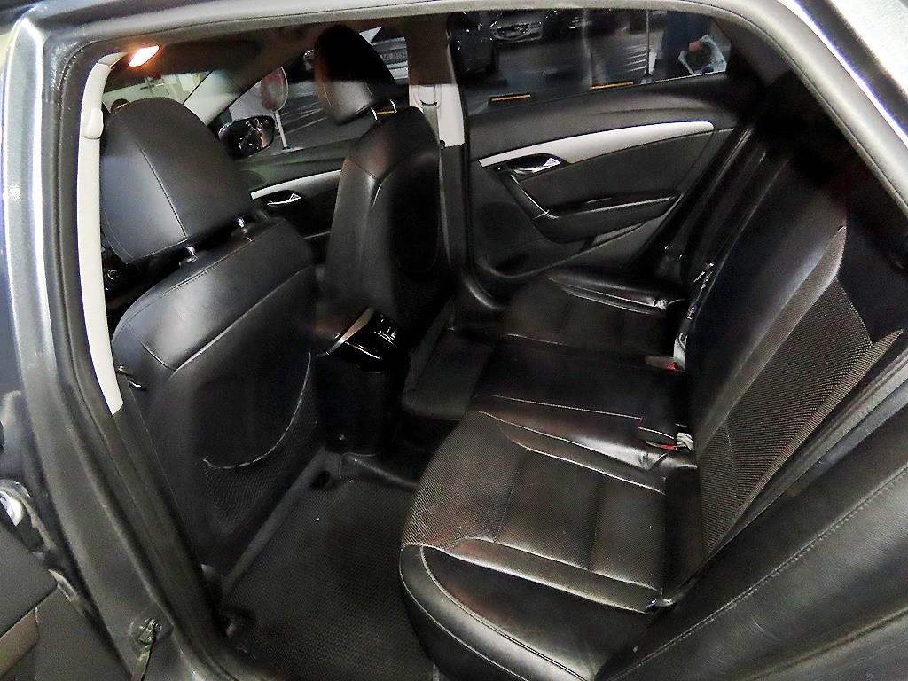 HYUNDAI i40 - Vista 7