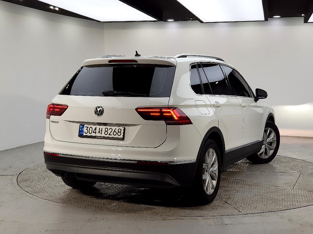 Volkswagen Tiguan - Vista 4