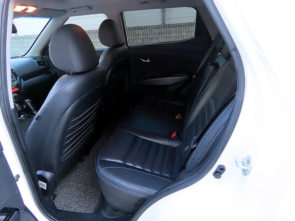 Ssangyong Tivoli - Vista 6