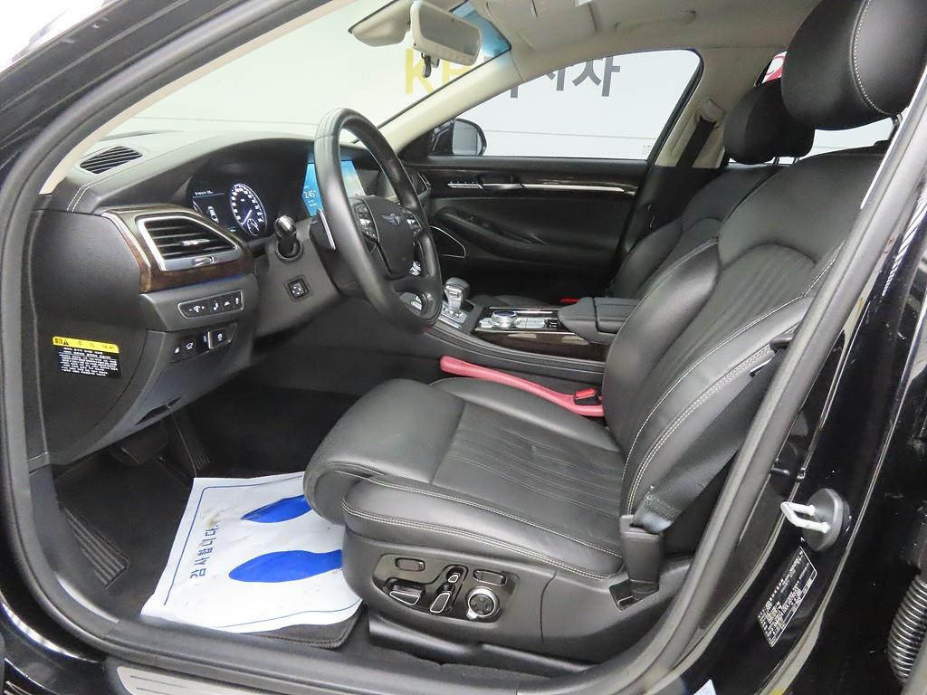 Genesis G90 - Vista 5