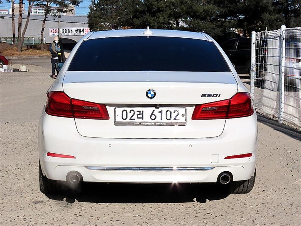 BMW 5 Series - Vista 4