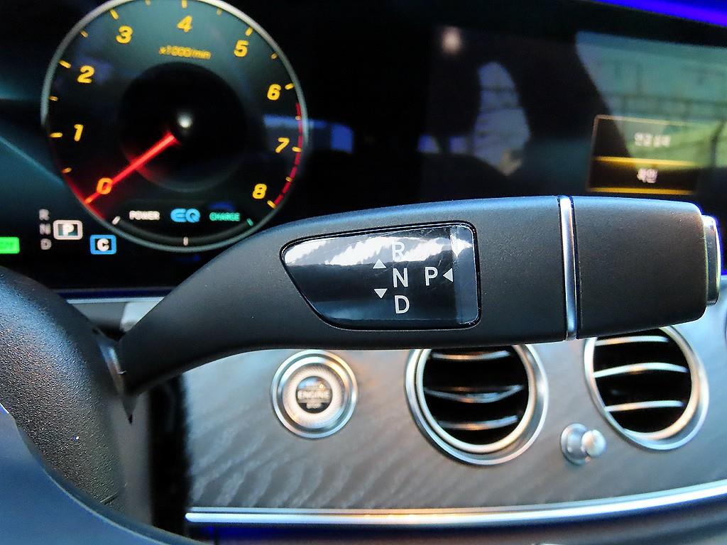 Mercedes Benz E class - Vista 11