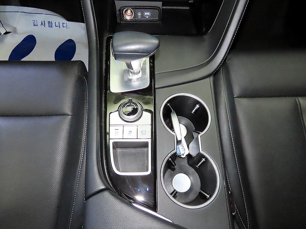 Genesis G70 - Vista 12