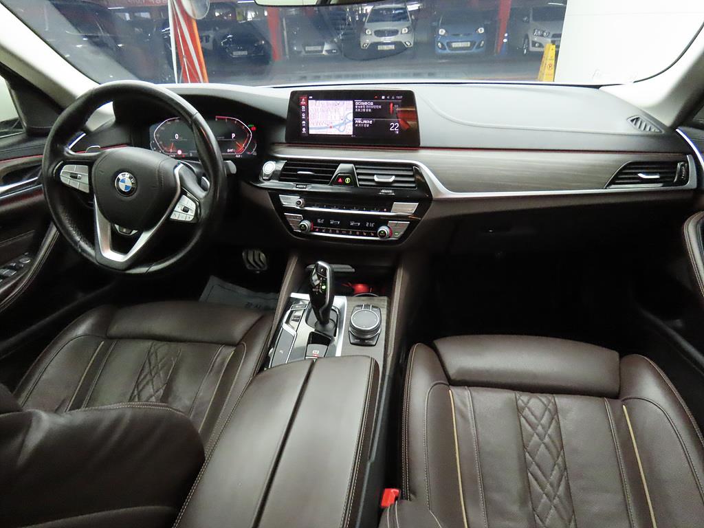 BMW 5 Series - Vista 5