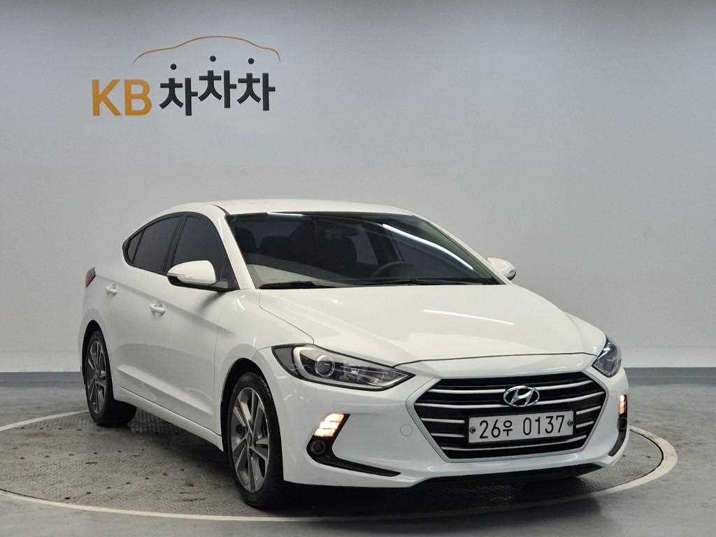 HYUNDAI Avante - Vista 4
