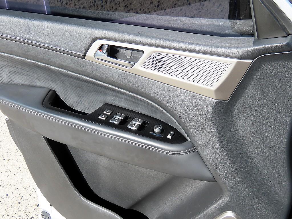 Ssangyong Rexton - Vista 11