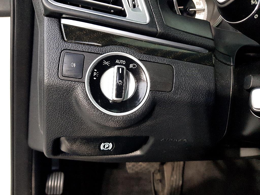 Mercedes Benz E class - Vista 11