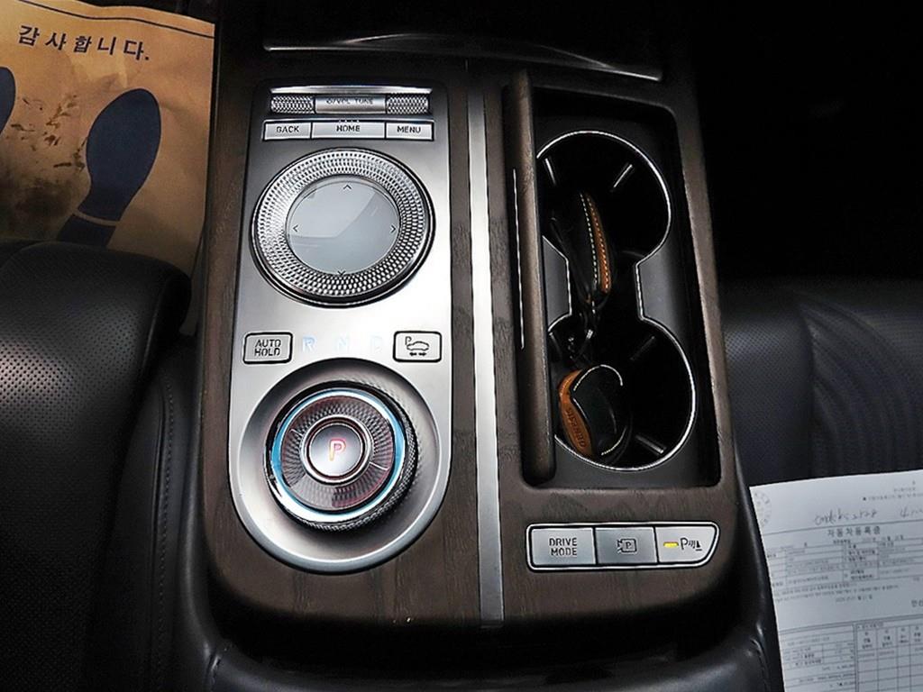 Genesis G80 - Vista 10