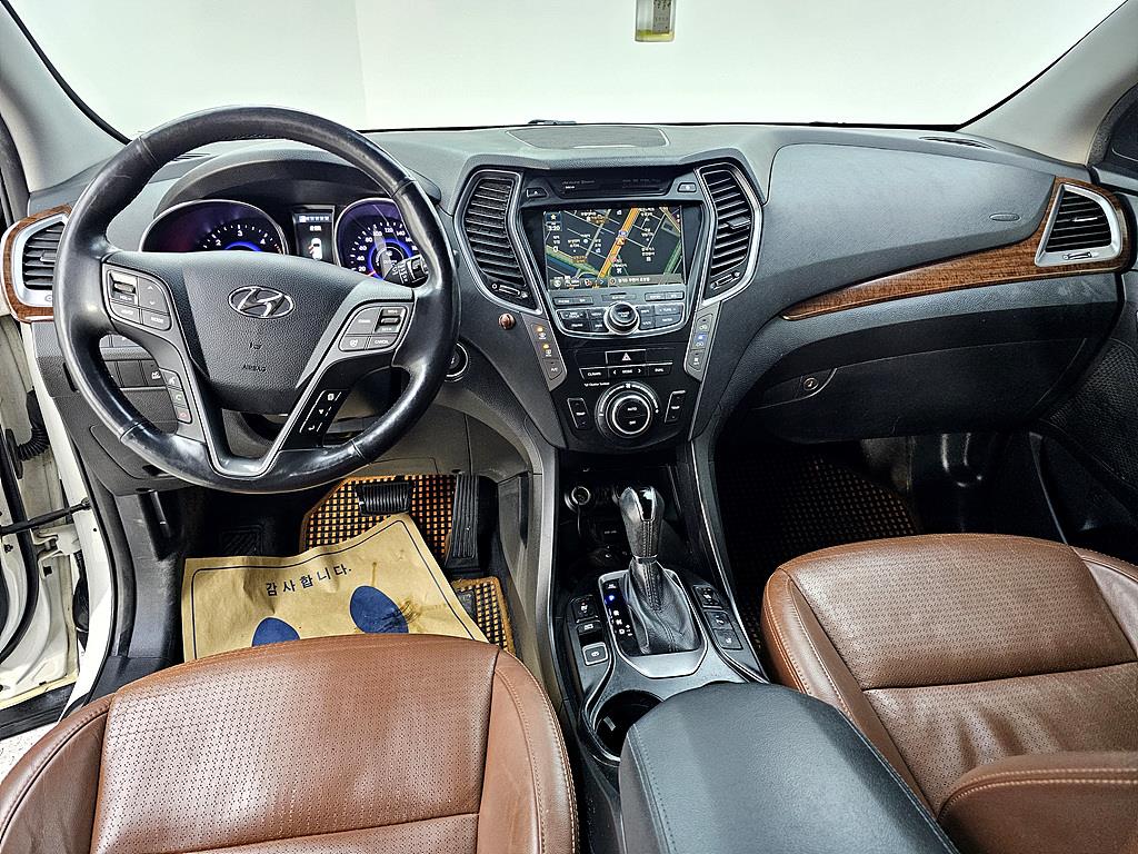 HYUNDAI Maxcruz - Vista 5