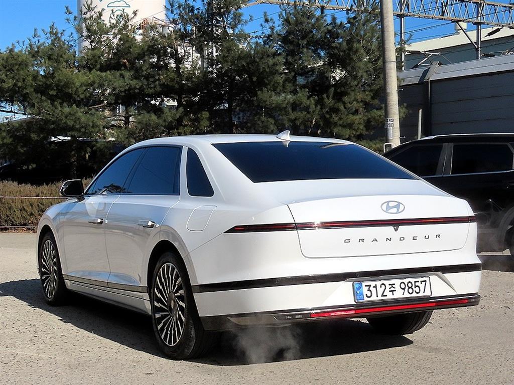 HYUNDAI Grandeur - Vista 3