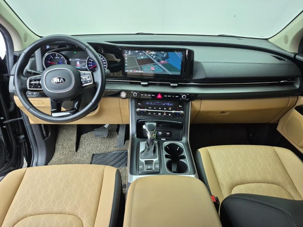 KIA Carnival - Vista 5