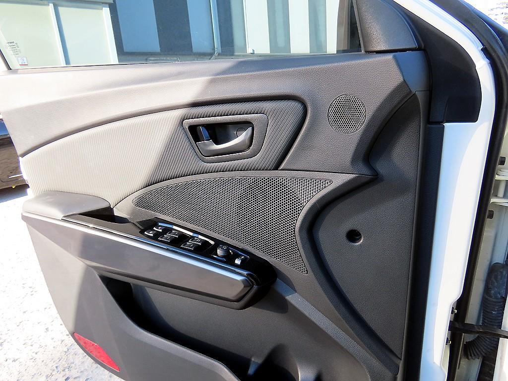 Ssangyong Tivoli - Vista 11