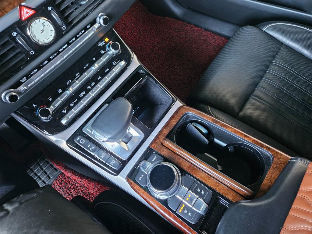 Genesis EQ900 - Vista 7