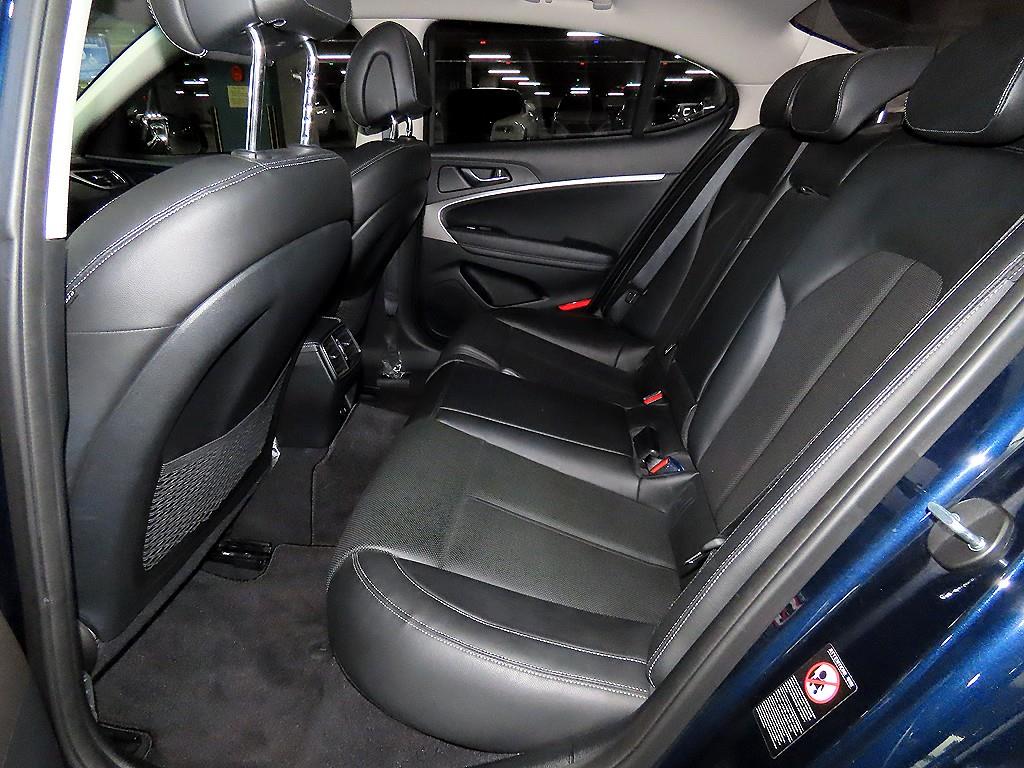 Genesis G70 - Vista 7