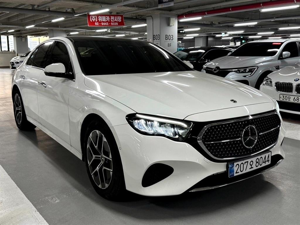 Mercedes Benz E class - Vista 5