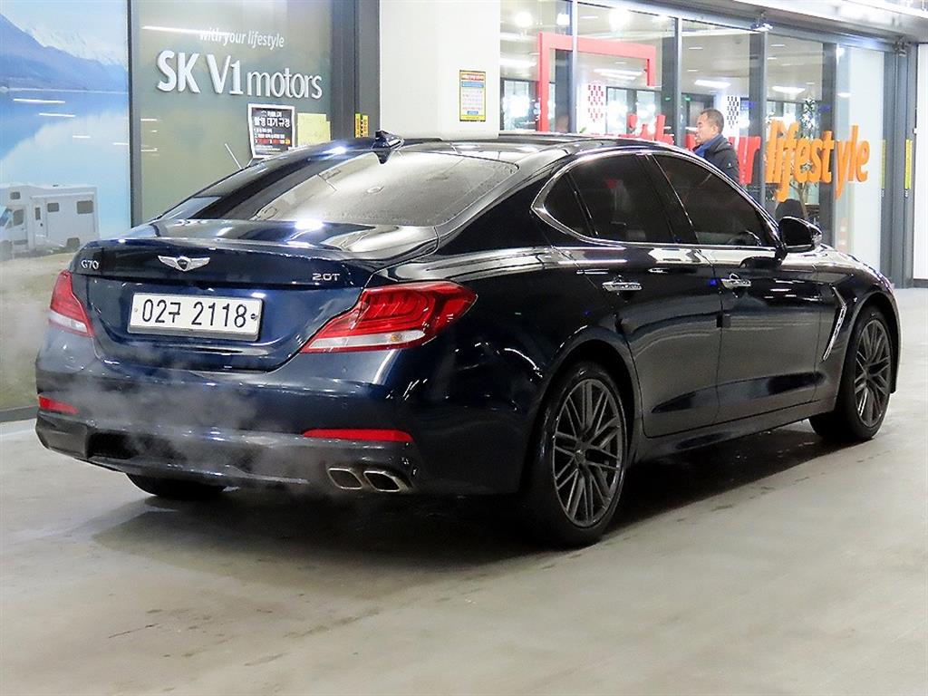 Genesis G70 - Vista 4