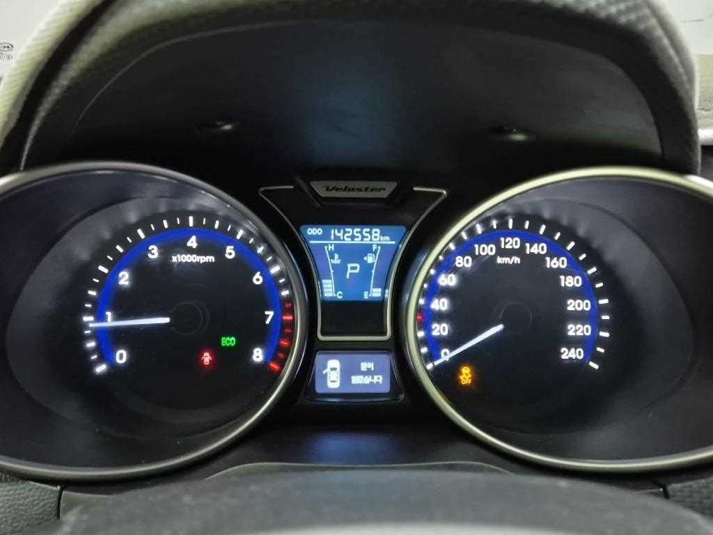 HYUNDAI Veloster - Vista 6