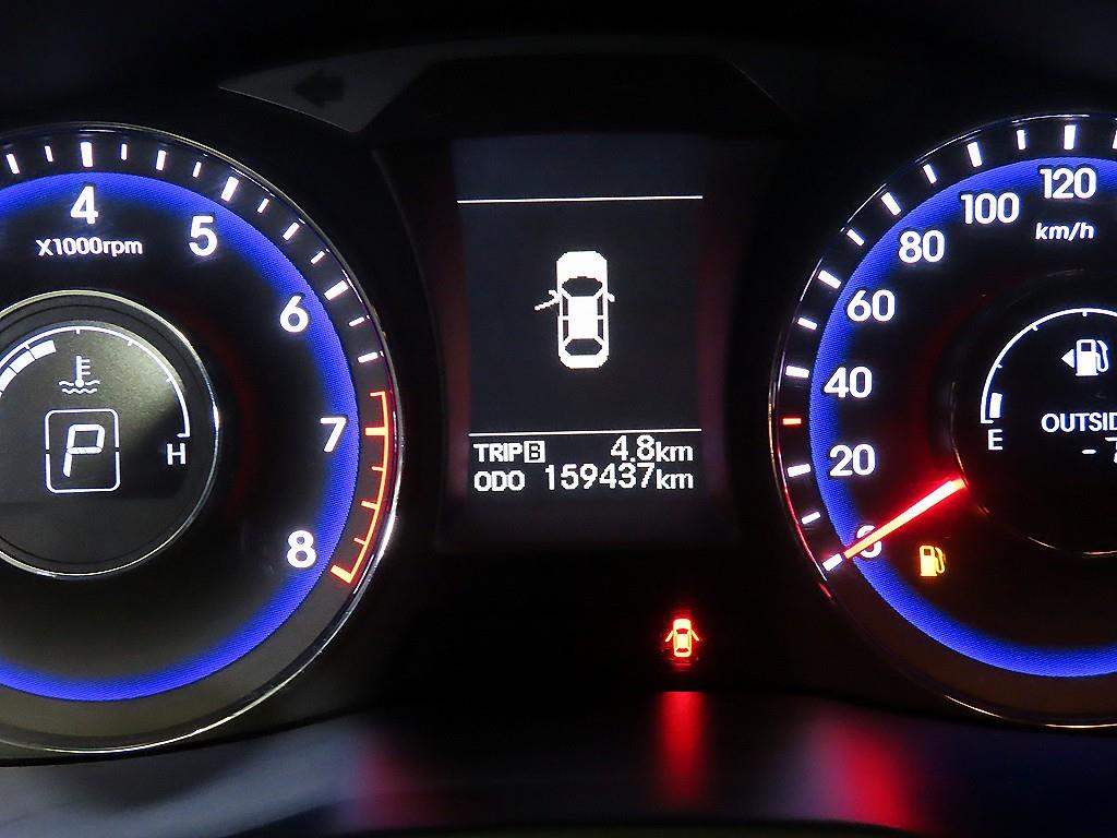 HYUNDAI i40 - Vista 9