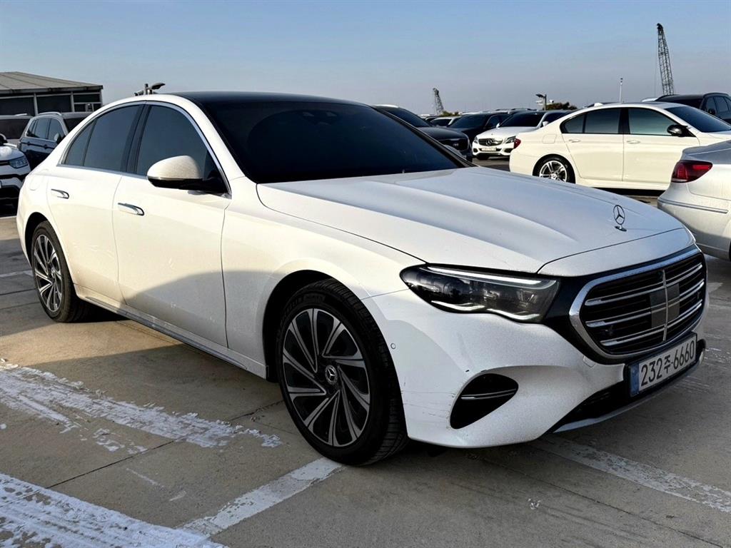 Mercedes Benz E class - Vista 5