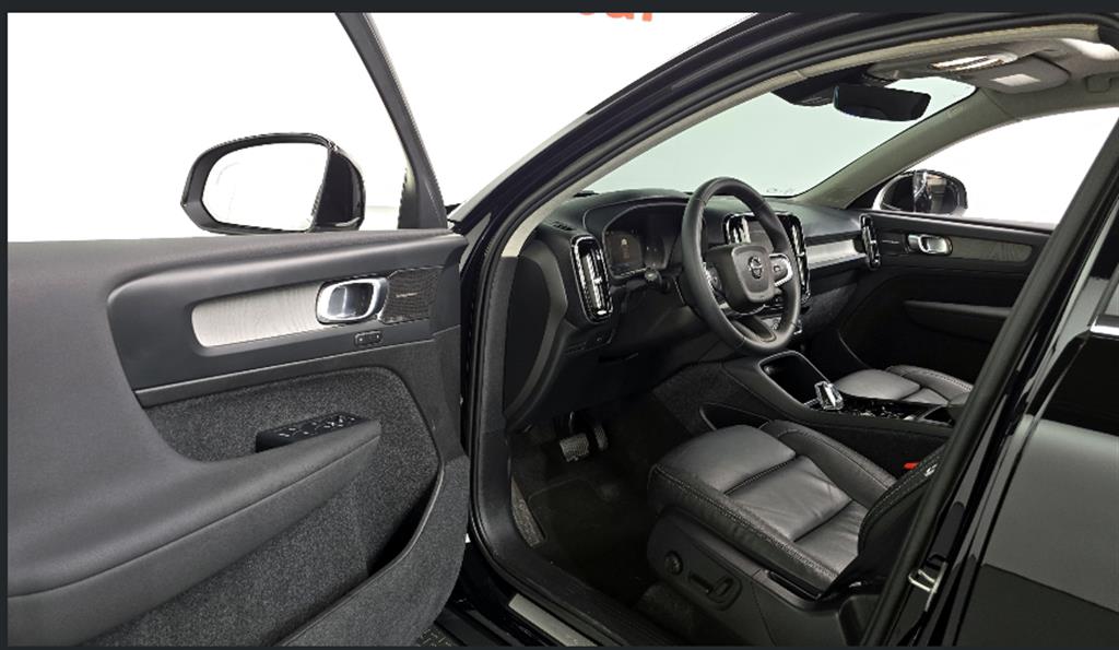 Volvo XC40 2023 Negro - Importación desde Corea - HF Imports Iquique - Foto 13