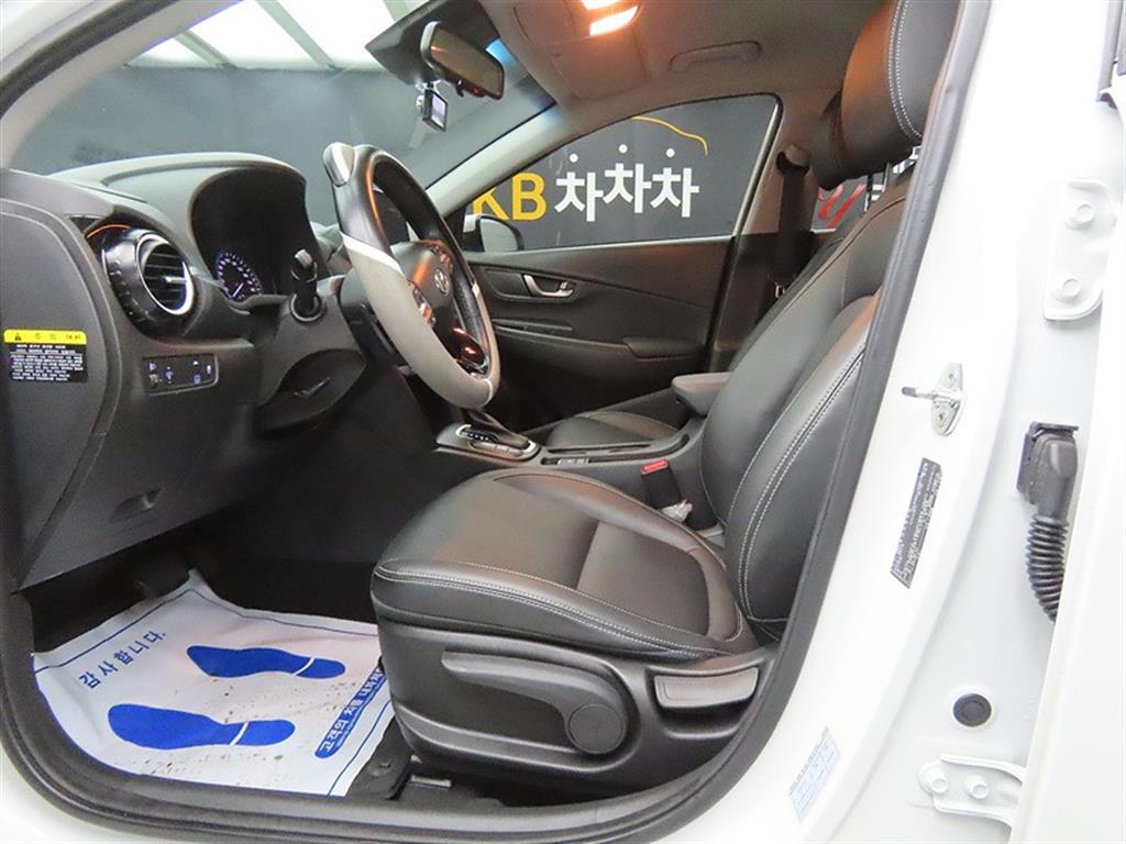 HYUNDAI Kona - Vista 5