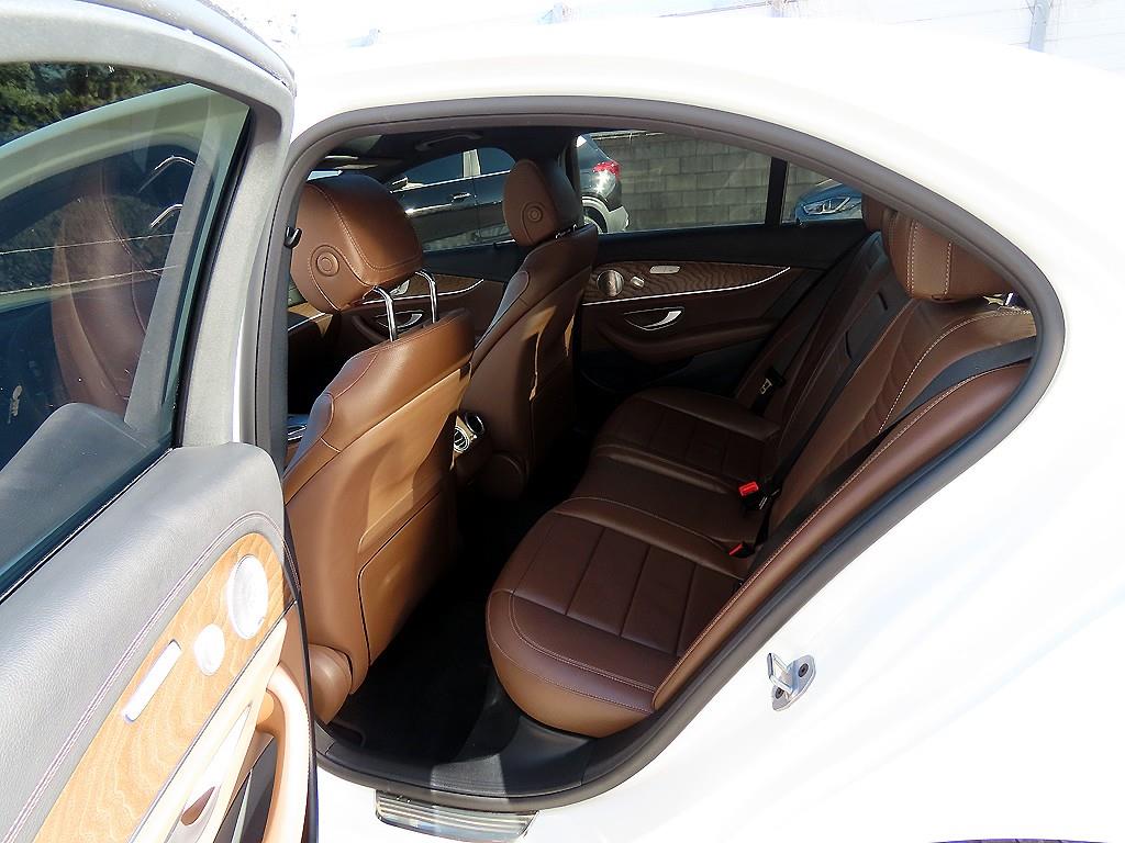 Mercedes Benz E class - Vista 6