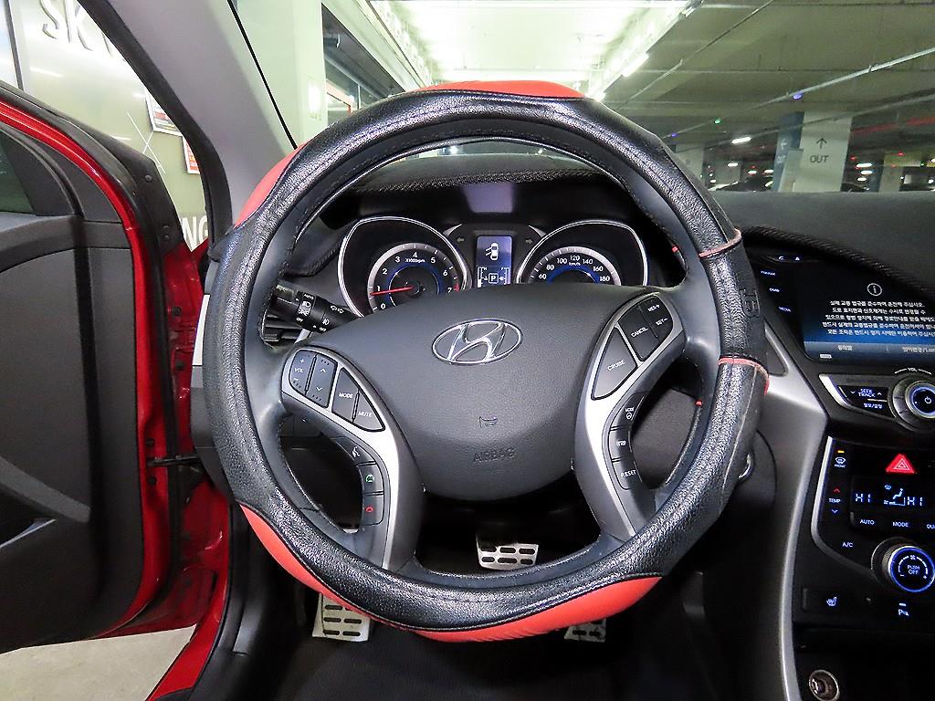 HYUNDAI Avante - Vista 8