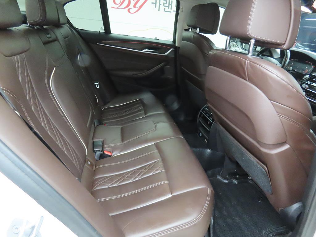 BMW 5 Series - Vista 8