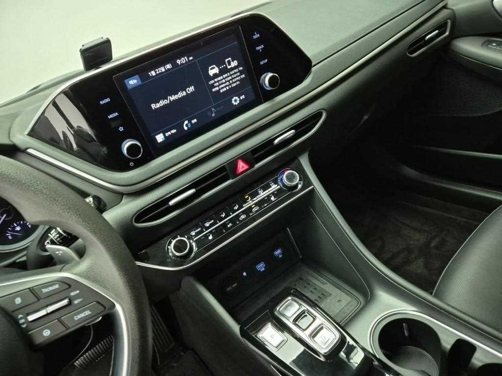 HYUNDAI Sonata - Vista 10