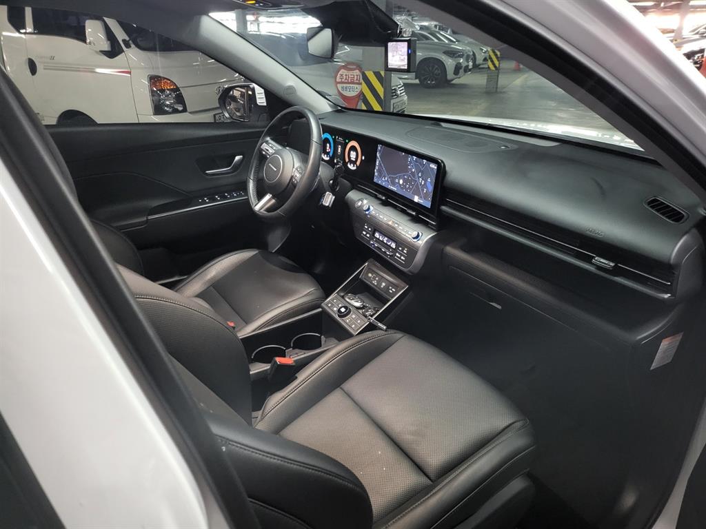 HYUNDAI Kona - Vista 9