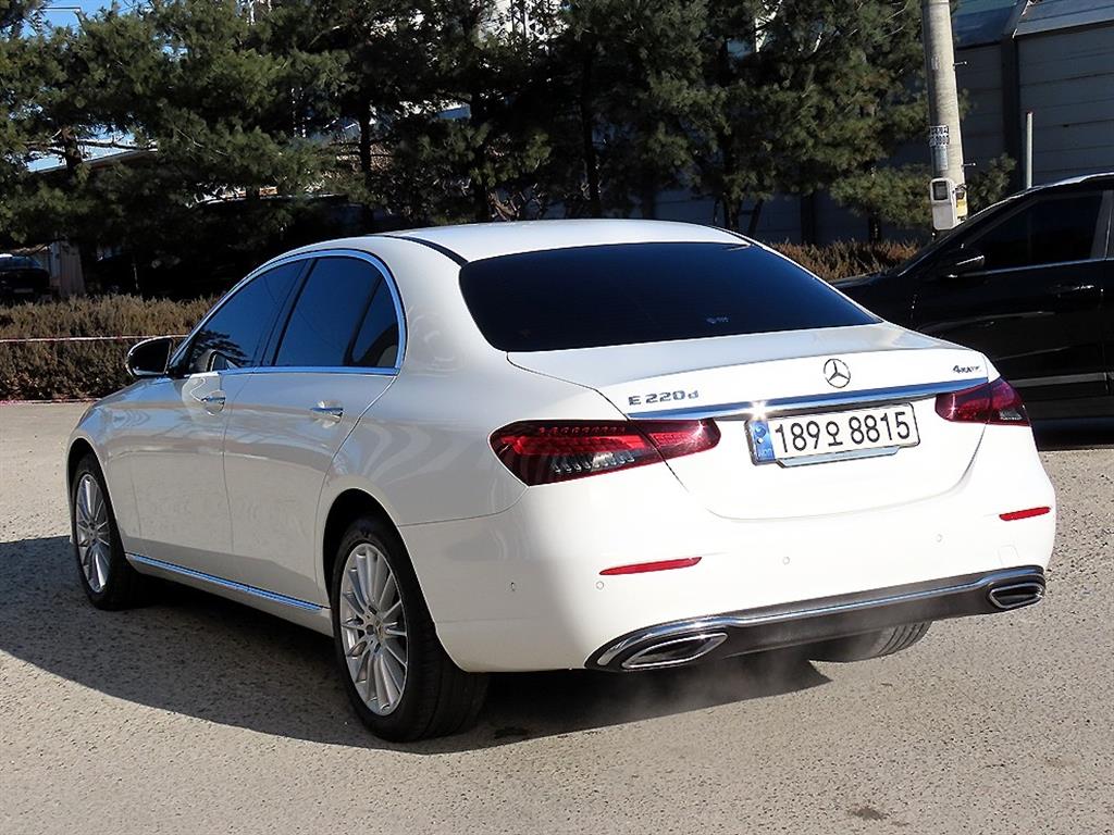 Mercedes Benz E class - Vista 3